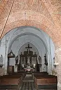 Vue de la nef de puis le transept.