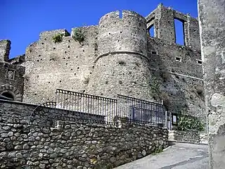 Le château fort.