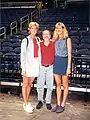 Heidi et Heather Burge (11/11/1971), joueuses de basket-ball américaines, avec un fan, en 1999.