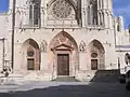 Entrée principale de la cathédrale