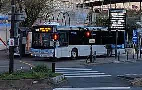 Man Lion's City sur la ligne 420 à la gare d'Épinay-sur-Orge.