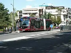 Un bus de la ligne B à l'arrêt Europe
