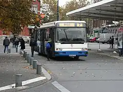 Bus n°229 sur la ligne 7 à l'arrêt Gare.