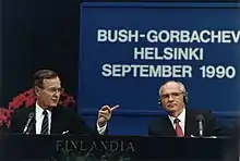 George H. W. Bush et Mikhaïl Gorbatchev au sommet d'Helsinki en 1990.