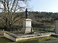 Le monument aux morts.