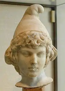 Buste d'Attis portant le bonnet phrygien, IIe siècle, Paris, Cabinet des médailles de la Bibliothèque nationale de France.