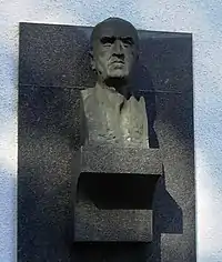 Buste d'Alois Musil dans sa maison natale de Rychtářov.