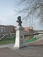 Buste de Jan Mabuse« Monument à Jean Mabuse à Maubeuge », sur À nos grands hommes,« Monument à Jean Mabuse à Maubeuge », sur e-monumen,(en) « Monument à Jan Gossaert dit Mabuse à Maubeuge », sur René et Peter van der Krogt