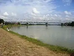 L'Angat et le pont Gen. Alejo S. Santos (entre Baliuag et Bustos).