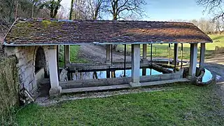 La fontaine-lavoir de Pénière.