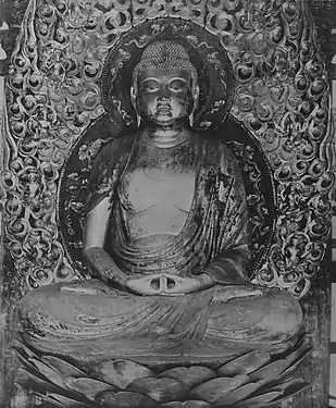 Amida Nyorai assis. Sculpté par Jōchō, 1053. Bois doré, H. 300 cm. Hōōdō du Byōdō-in, Uji (Kyoto).