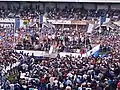 Célébration des champions de France sur une estrade au centre du stade Pierre-Antoine.