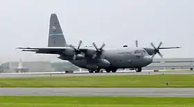 Lockheed C-130H-LM Hercules du 142nd Airlift Squadron, 166th Airlift Wing, de la Delaware Air National Guard, quelques instants après l'atterrissage le 5 juin 2008 à New Castle Air National Guard Base, Delaware