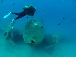 Immersion d'un Douglas DC-3 à Kaş en Turquie, afin de créer un spot de plongée.