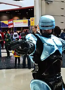 Photo d'un cosplay de RoboCop