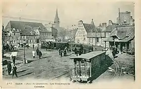 Gare de Caen-Saint-Pierre sur la place Courtonne