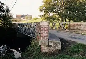 Pont de type Callender-Hamilton.