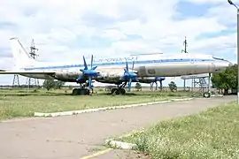 Tu-114.