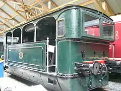 La locomotive à vapeur bicabine no 808 de la SNCV exposée au Musée de Treignes.