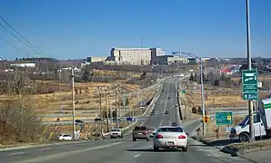 La route 216 est la principale voie d'accès au Centre hospitalier universitaire de Sherbrooke.