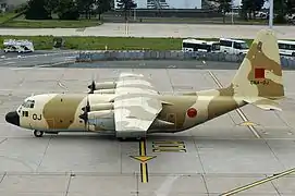 Un C-130H à l'aéroport de Paris-Orly en juin 2009.