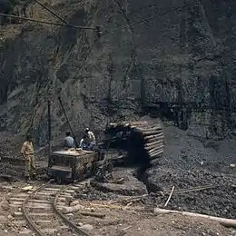 Une entrée de la mine d'Ombilin en 1971.