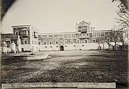 Façade du palais beylical de La Marsa vers 1880.