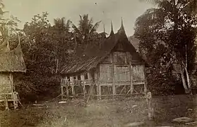 Maison minangkabau typique de l'ouest de Sumatra en Indonésie.