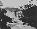 Chute d'eau sur la rivière Tuntang près de Salatiga (photo prise entre 1857 et 1874)