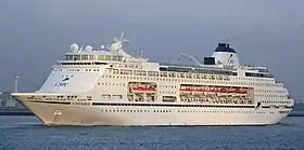 Photographie en couleurs du navire de croisière Columbus à Hoek van Holland en juillet 2019.