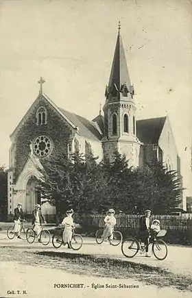 Vue de l'église vers 1910.