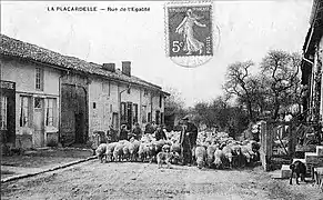 La Placardelle, rue de l'Égalité.