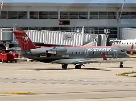 Un Bombardier CRJ-200 de Northwest Airlink similaire à celui impliqué dans l'accident