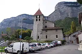L'église vue du parking.