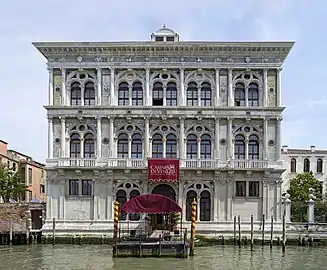 Un palais en bordure du Grand canal