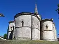 Le chevet roman de l'église Saint-Martin (août 2015).