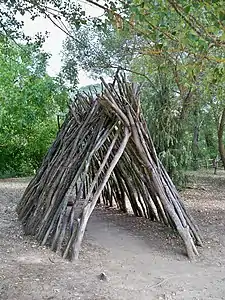 Reconstitution de la cabane de Terra Amata