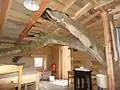 Intérieur de la cabane dans l'arbre (Moulin de Lisogne)