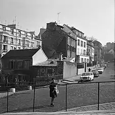 La rue Saint-Vincent au niveau du Lapin Agile vers 1965.