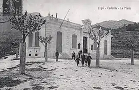 La mairie de Cadolive, début du XXe siècle.