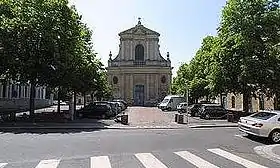 Façade de l'église Notre-Dame-de-la-Gloriette, construction typique du style jésuite