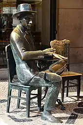 Statue de Fernando Pessoa