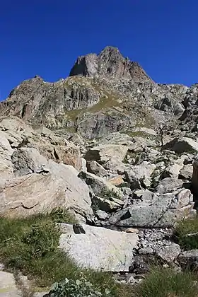 Vue du caïre de l'Agnel en remontant vers la cime de l'Agnel.