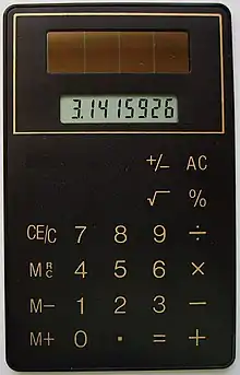 Calculatrice solaire ultraplate (épaisseur ~2 mm), 1990.