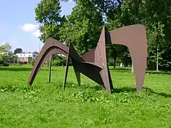 Sculpture d'Alexander Calder, ici dans l'aboretum de Hoogvliet.
