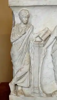 Calliope, détail du « sarcophage des Muses », œuvre romaine du IIe siècle ap. J.-C.
