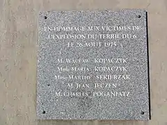 Plaque en hommage aux victimes de l'explosion du terril.