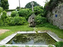 Calvaire-fontaine de Plésidy.