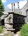 Le calvaire près de la chapelle Notre-Dame-des-Trois-Fontaines