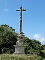 Calvaire de Saint-Evy (XVIe siècle), restauré au XIXe siècle.